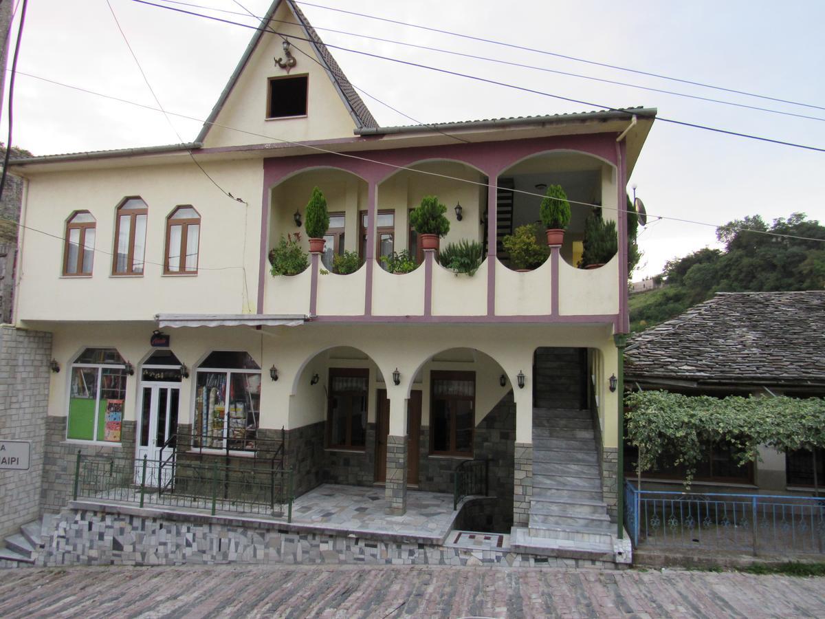 Guest House Urat Gjirokastër Exteriör bild